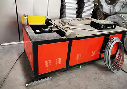 武（wǔ）漢碳鋼風管加工廠自動翻邊機